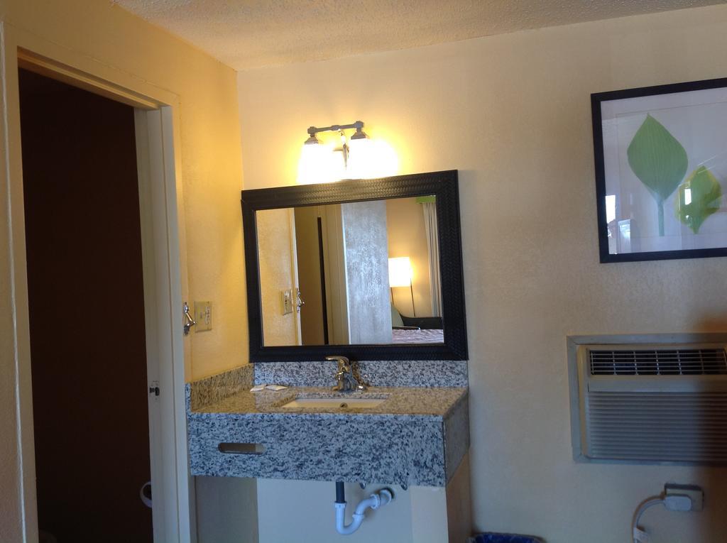 Diamond Inn & Suites Richmond Zewnętrze zdjęcie