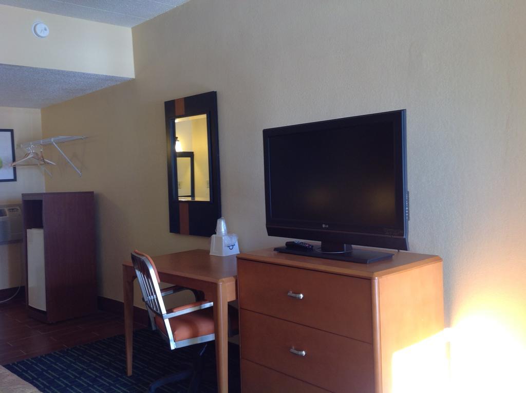 Diamond Inn & Suites Richmond Zewnętrze zdjęcie