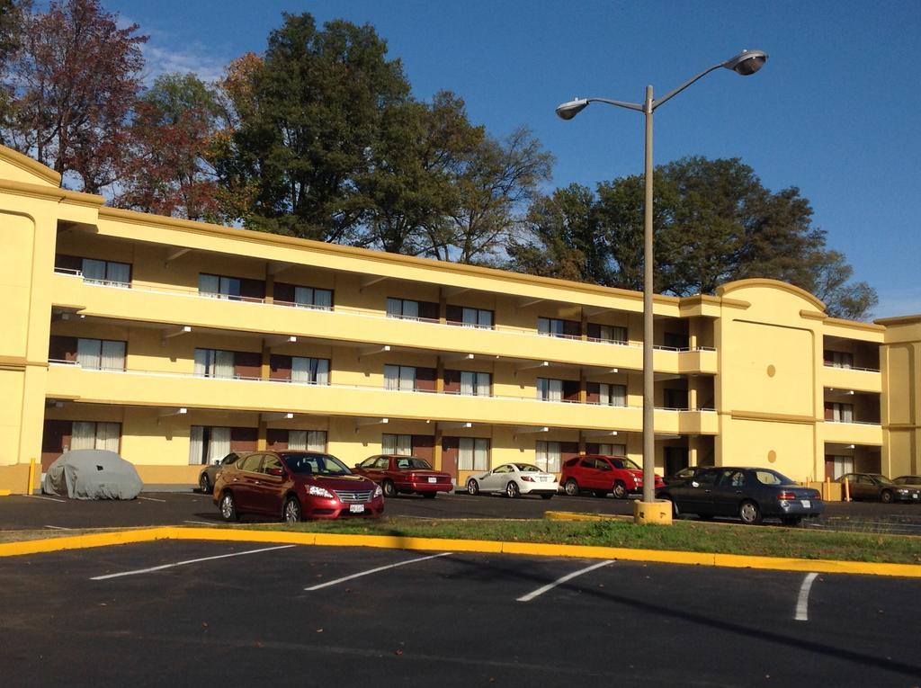 Diamond Inn & Suites Richmond Zewnętrze zdjęcie